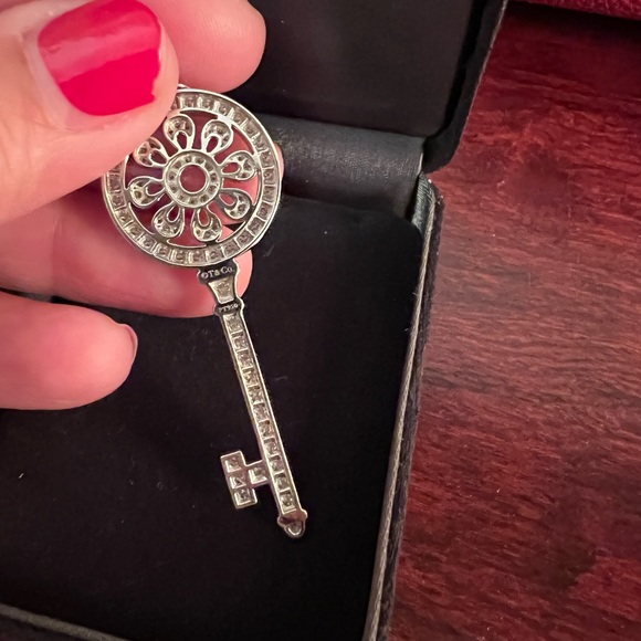 Tiffany & Co LARGE Diamond Platinum Petals Key Pendant Necklace EUC - Picture 16 of 16